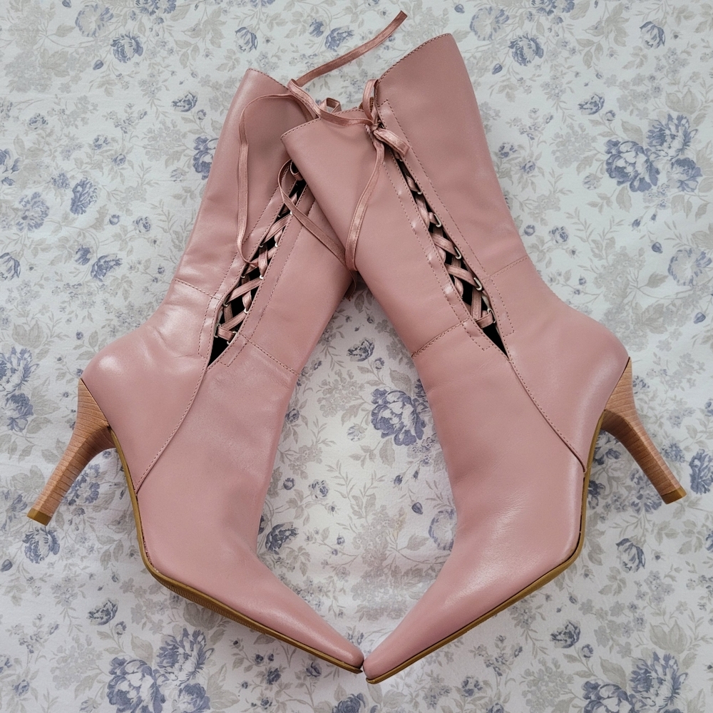 BP pink boot